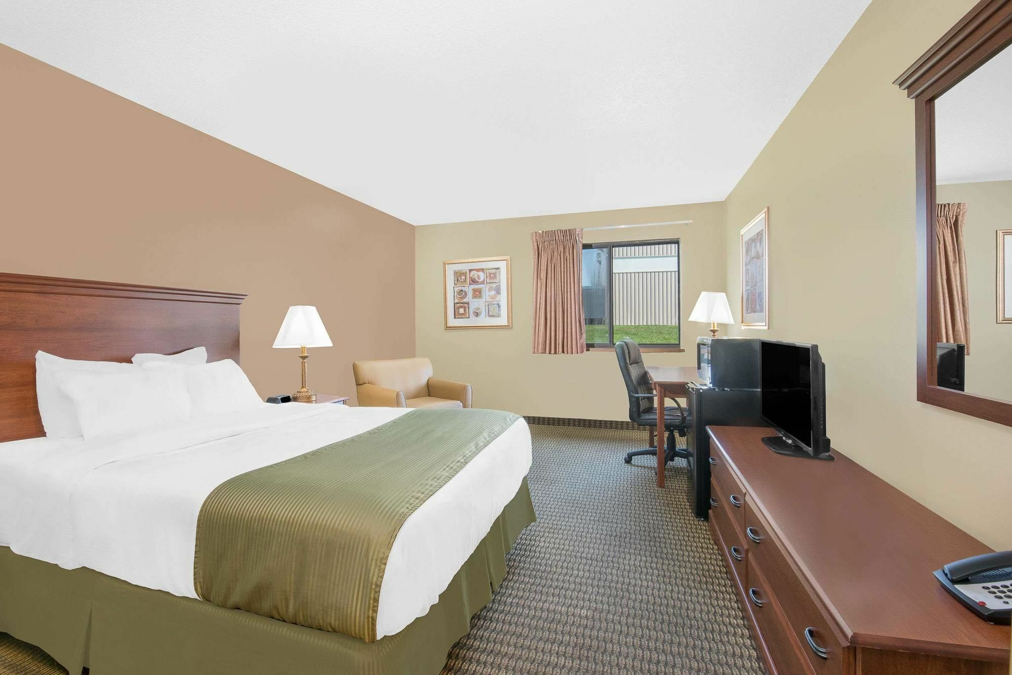 Days Inn by Wyndham Mitchell SD Exterior foto